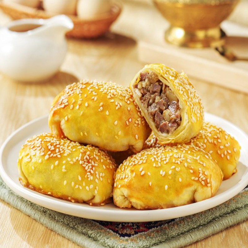 【♥首购1元♥】味出疆新疆烤包子外皮酥脆可口，咬下去 “咔滋” 作响。馅料口感丰富，牛肉的鲜嫩与洋葱的清甜相得益彰，浓郁的香气，让人回味无穷。