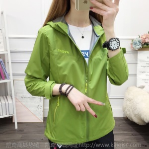春秋户外软壳冲锋衣女薄款防水透气登山徒步服男弹力运动风衣外套
