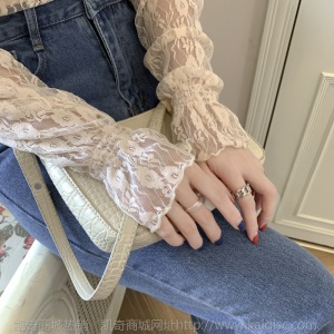 2020女装新款白色蕾丝打底衫女秋冬长袖内搭梅花大码透明镂空上衣