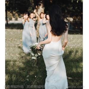旅拍轻婚纱2020秋冬季新款简约大方吊带新娘结婚露背鱼尾礼服出门