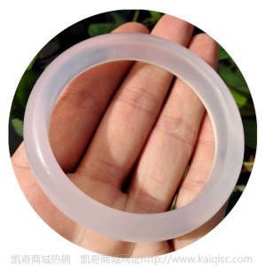 森系优雅冰润白玛瑙手镯直播优选货源天然原色冰白玉髓手镯批发