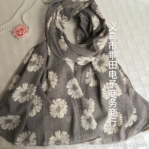 百搭花朵棉质围巾女士沙滩巾披肩空调丝巾时尚防晒棉麻围巾印花