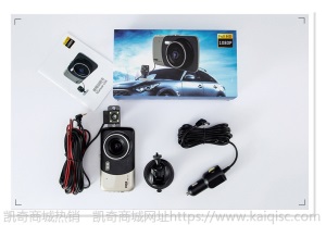 4寸IPS高清1080P汽车行车记录仪 前后双镜头 支持倒车影像 cardvr