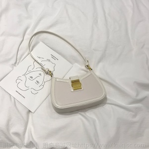 代代花枳夏季流行腋下包女包2020新款网红单肩包法式小众法棍包包
