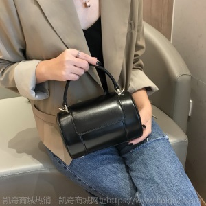 复古女士流行小包包单肩包911圆桶包时尚百搭斜挎手提民族风女包