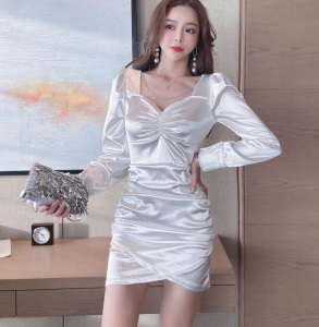 缎面露背系带连衣裙2021春新款修身显瘦褶皱泡泡袖包臀裙夜店女装