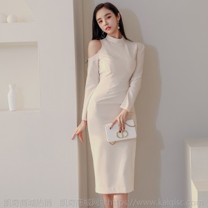 露肩连衣裙女人味2020秋冬装气质设计感显瘦侧开叉包臀礼服裙修身
