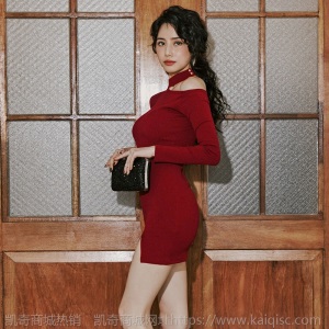 挂脖露肩夜店女装2021早春新款性感修身包臀开叉打底连衣短裙显瘦