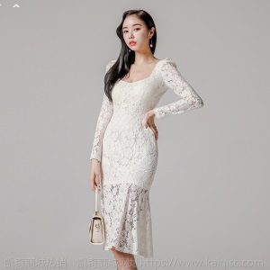 白色蕾丝连衣裙2021春季新款时尚显瘦长袖修身方领名媛小礼服女装