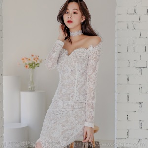 一字露肩宴会蕾丝礼服女2021春装新款名媛气质修身诱惑包臀连衣裙