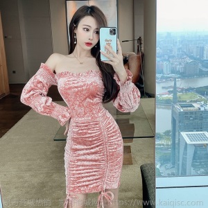 性感一字肩抹胸紧身包臀法式小礼服平时可穿金丝绒连衣裙洋气女装