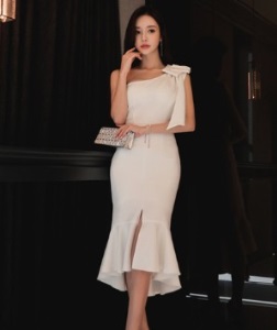 宴会晚礼服女2021春夏新品中长款韩国站年会名媛露肩敬酒服连衣裙