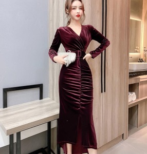 金丝绒紫色晚礼服女神范2020秋冬装新款褶皱气质修身显瘦包臂长裙