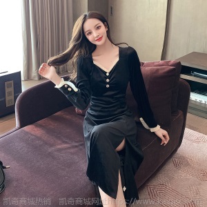 黑色丝绒开叉礼服女2021春装新款法式复古显瘦修身气质打底连衣裙