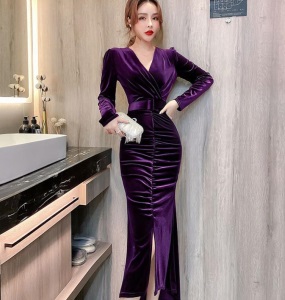 金丝绒紫色晚礼服女神范2020秋冬装新款褶皱气质修身显瘦包臂长裙