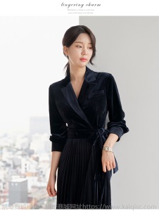 轻奢名媛遮肚显瘦气质百褶裙子秋冬装新款女长袖西装领连衣裙