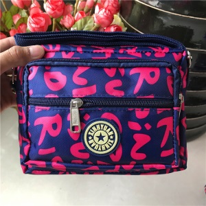 批发地摊包斜挎包女士休闲帆布妈咪包单肩包老年人花布包