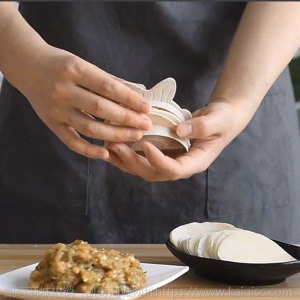 小麦秸秆包饺子器厨房小工具创意手动塑料捏饺子夹家用包饺子模具