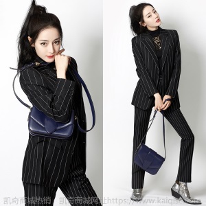 明星迪丽热巴同款条纹小西装套装女2020新款春秋韩版休闲西服外套