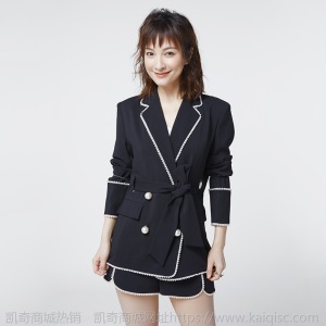 明星吴昕同款高级感垂坠西装短裤套装女士夏季薄款系带西服两件套