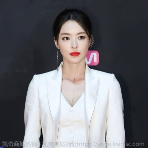 明星同款春秋款白色西装马甲套装女时尚名媛小香风长裤套装三件套