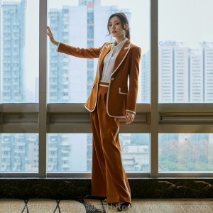 时髦拼接减龄炸街西装套装女春夏英伦风设计感西服阔腿裤两件套