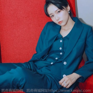 明星成果同款2020秋季新款西装套装女小香风洋气西服马甲三件套