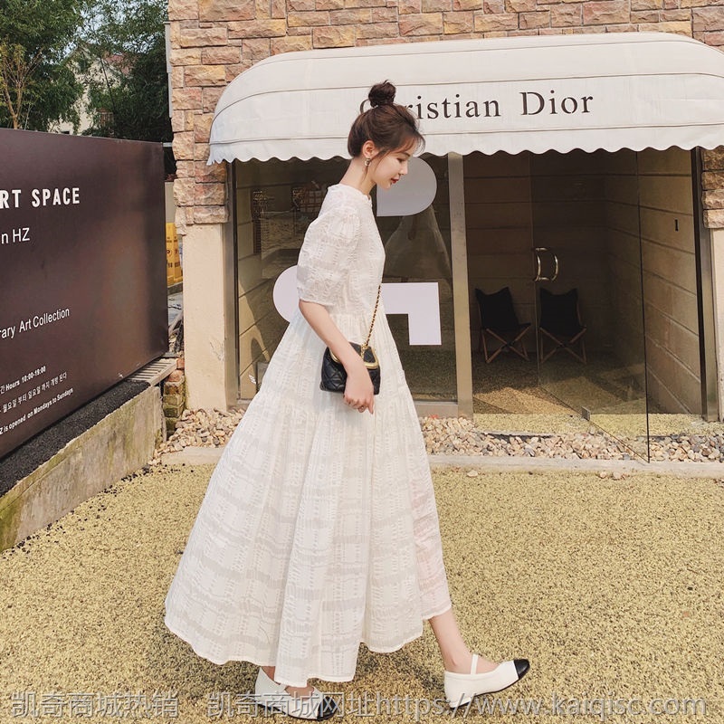 白色超仙甜美连衣裙女夏气质女神范2021新款宽松显瘦法式森系长裙