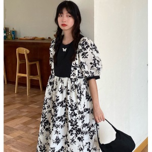 宽松韩版碎花刺绣拼接连衣裙女学生夏季2021新款泡泡袖中长款裙子