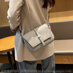 真皮女包2021新款时尚韩版潮流设计鳄鱼纹翻盖单肩斜挎腋下邮差包