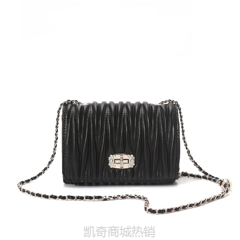 福利特价秋冬新款女包时尚个性绣花镶钻锁扣链条小方包时尚单肩包