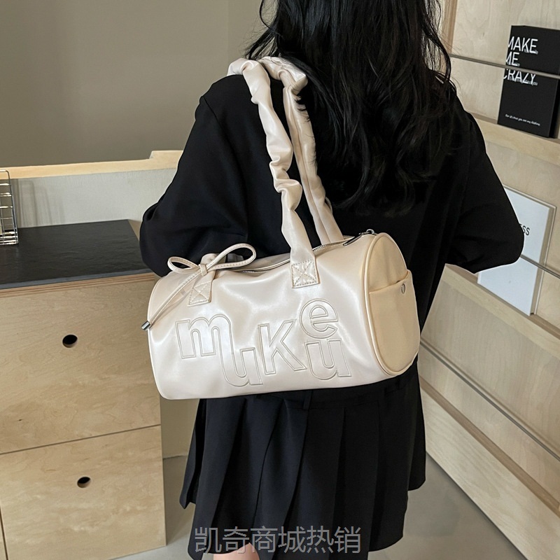 韩版小众枕头包包夏季款女百搭2024时尚云朵包大容量旅行单肩包