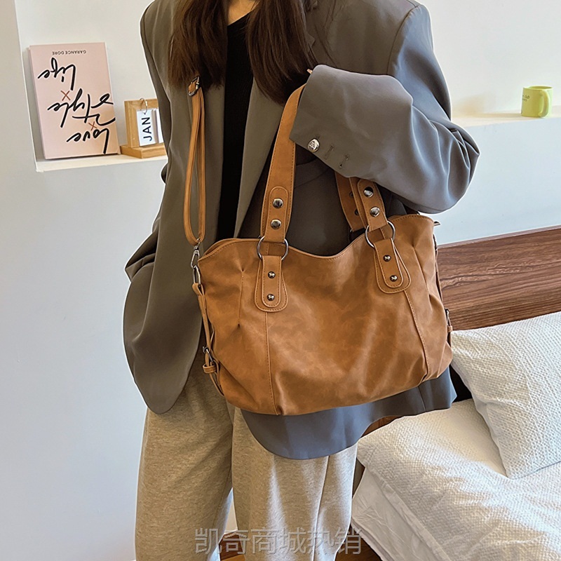 跨境大容量托特包2024新款女包百搭斜挎包磨砂纯色单肩腋下包