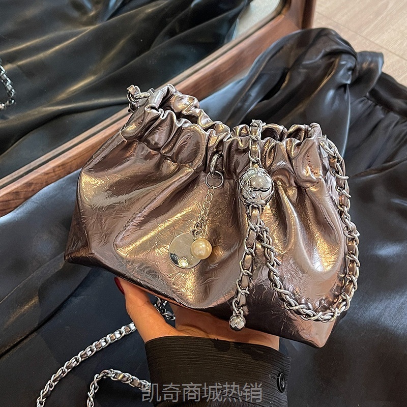 外贸款褶皱云朵包链条斜挎包小众设计单肩包韩版时尚小香风手提包