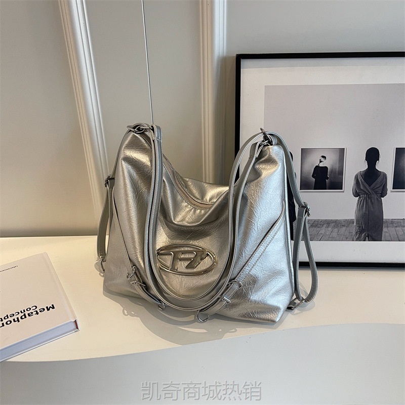 小众设计可单肩双肩叮当包跨境网红新款时尚潮流百搭小香风链条包