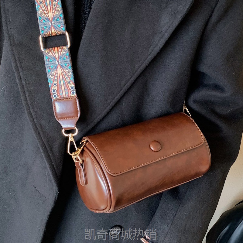 复古小包包女包小众2024新款潮春季百搭宽带单肩斜挎包爆款圆筒包