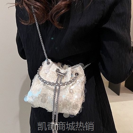 日韩版小香风亮片包包女2023新款潮时尚炫彩晚宴包百搭单肩斜挎包