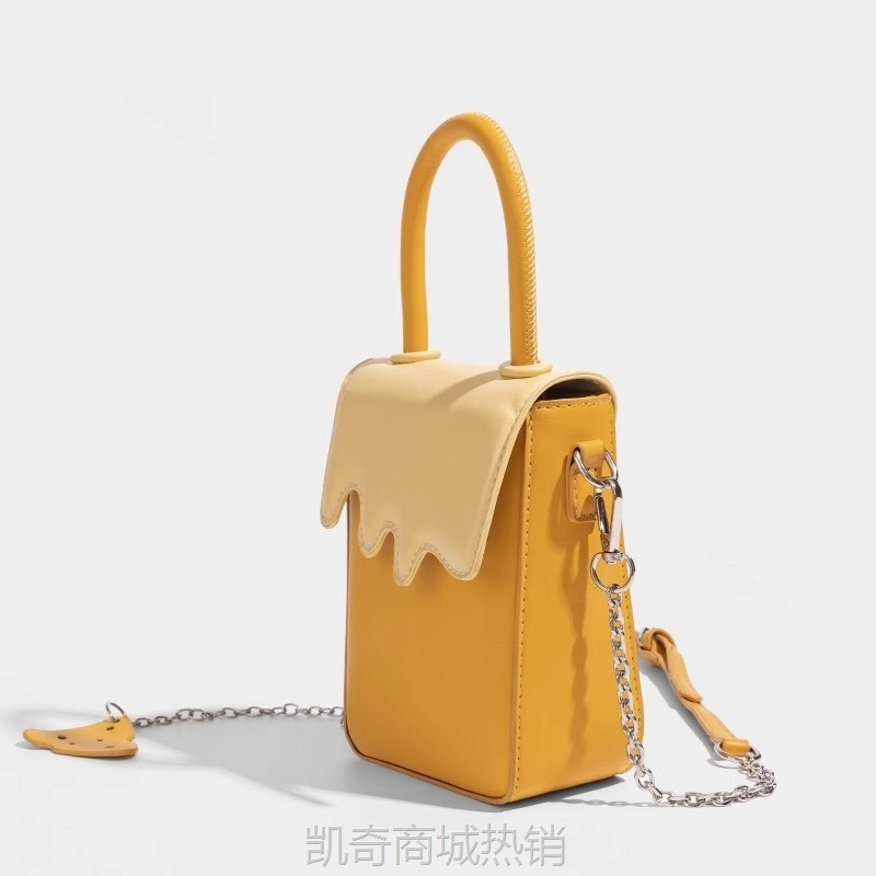 UR高级感洋气小包包女2024新款时尚小众质感斜挎包女士迷你手机包