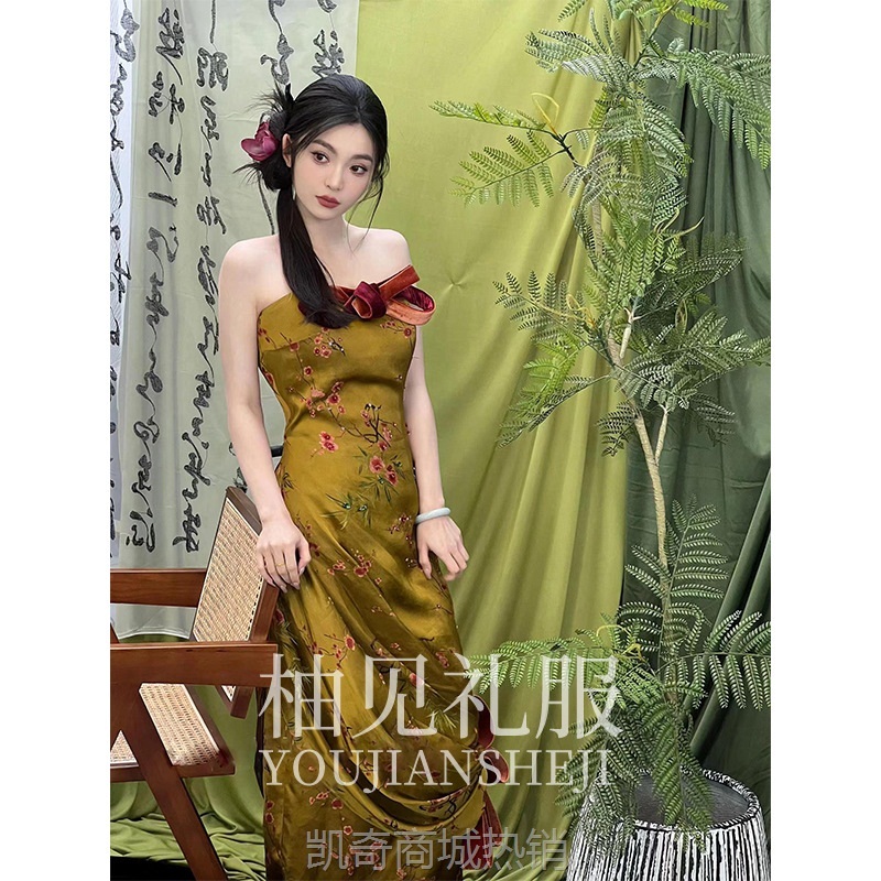 新中式晨袍女2024新款高级感蝴蝶结新娘订婚礼服裙鱼尾抹胸敬酒服