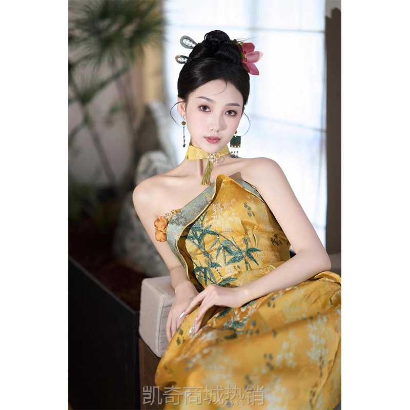 新中式晨袍女2024新款高级感抹胸新娘订婚礼裙复古国风结婚敬酒服