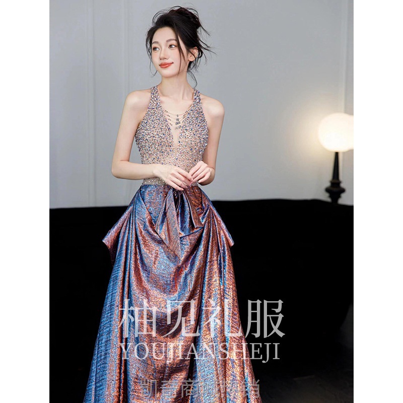 挂脖晚礼服女设计感小众新娘订婚礼裙敬酒服宴会气质主持人演出服