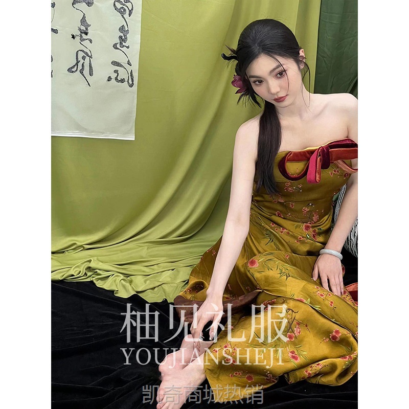 新中式晨袍女2024新款高级感蝴蝶结新娘订婚礼服裙鱼尾抹胸敬酒服