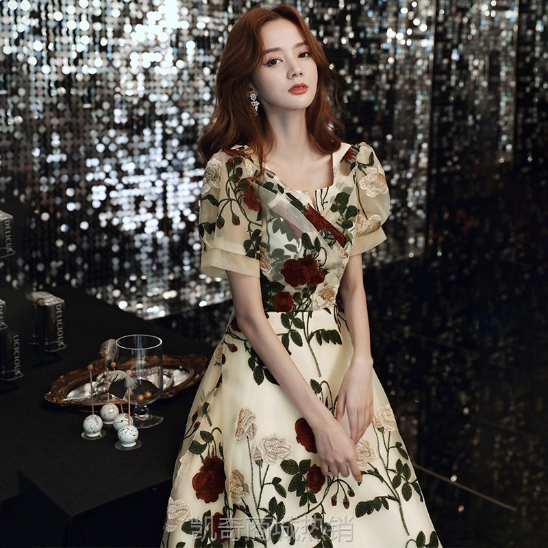 2024新款孕妇连衣裙红色蕾丝短款群子敬酒服婚礼伴娘服大肚子裙子