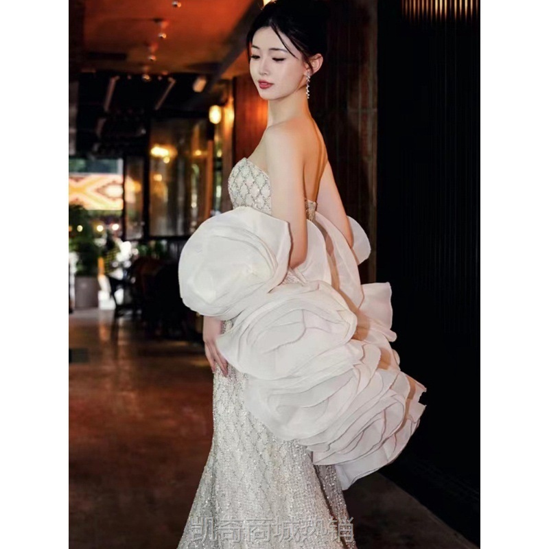 宴会晚礼服女2024新款高级感亮片抹胸迎宾敬酒服新娘订婚礼裙晨袍