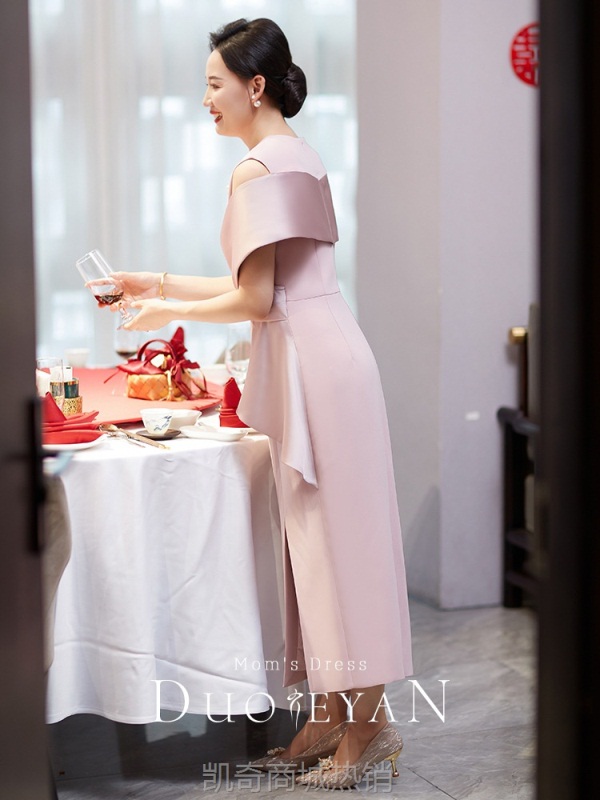 妈妈装西式婚礼礼服2024新款韩式气质粉色年轻喜婆婆婚宴旗袍喜服