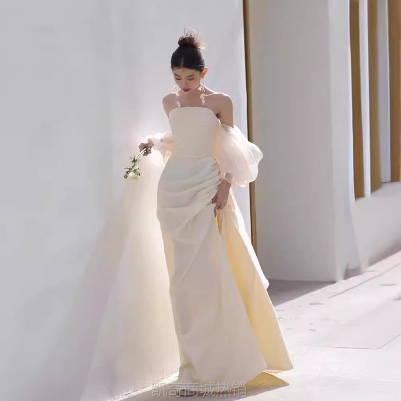 法式轻婚纱出门纱2024新娘外景旅拍轻纱礼服裙轻奢小众迎宾纱晨袍