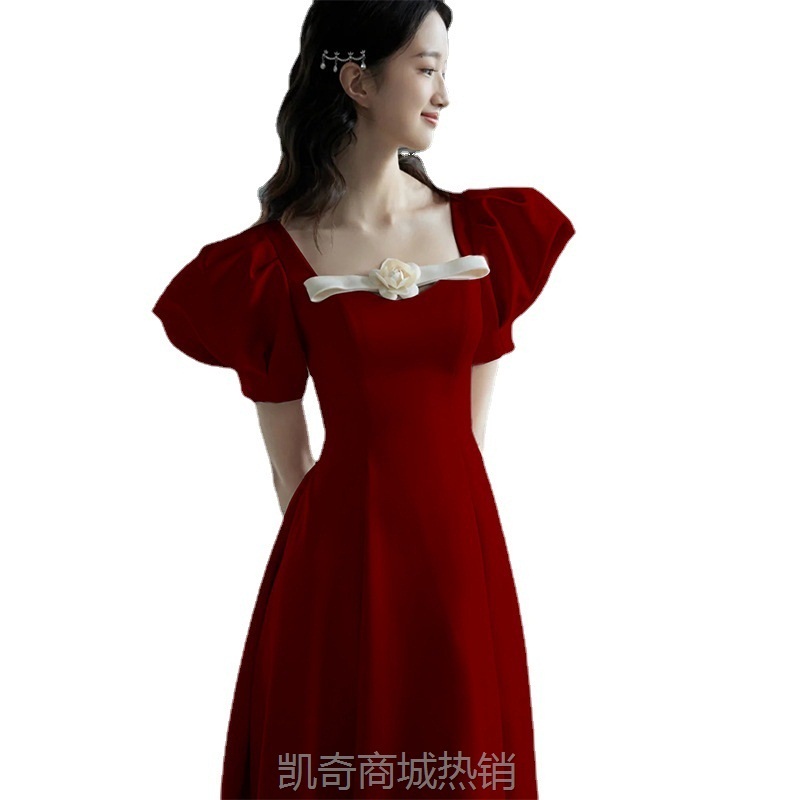 新中式敬酒服新娘平时可穿订婚气质长款红色晚礼服方领结婚敬酒服