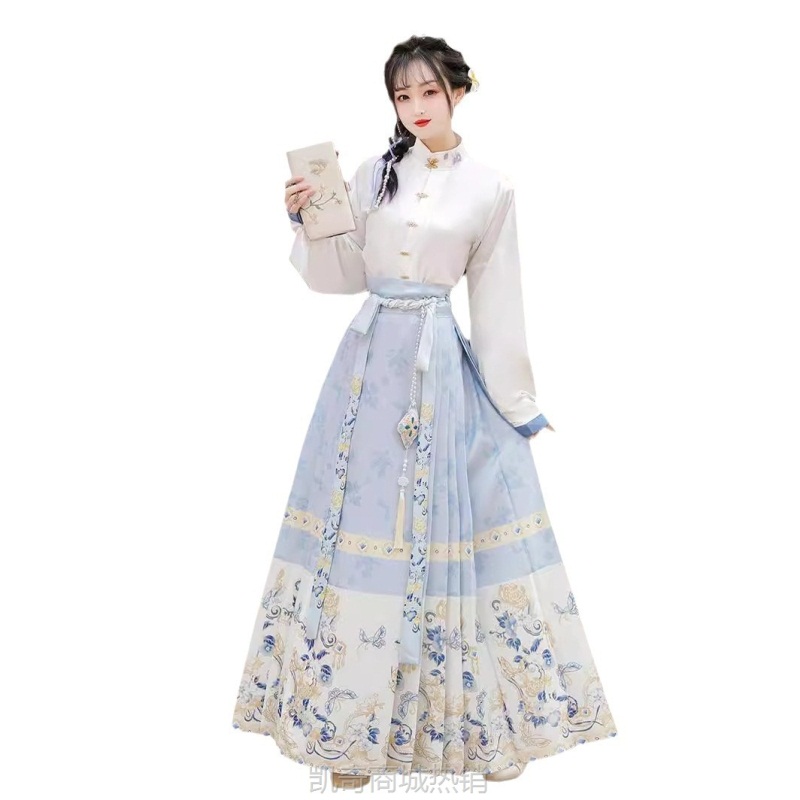 明制汉服女汉元素2024新款蝶恋春秋季改良日常可穿马面裙古装套装
