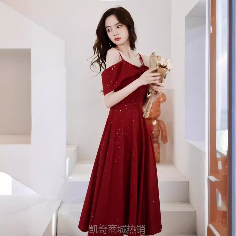 一字肩新娘敬酒服2024新款夏季酒红色结婚订婚礼服连衣裙女小个子