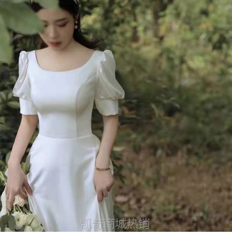 缎面轻婚纱法式小礼服2023新款简约气质简约显瘦户外出门纱女